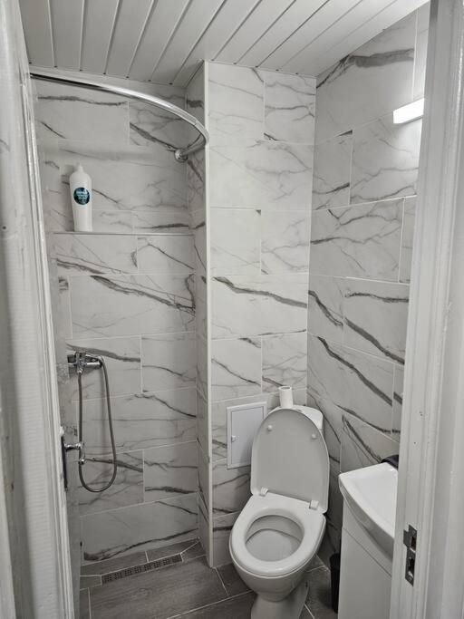 Chic Galati Apartment: Urban Escape Exteriér fotografie