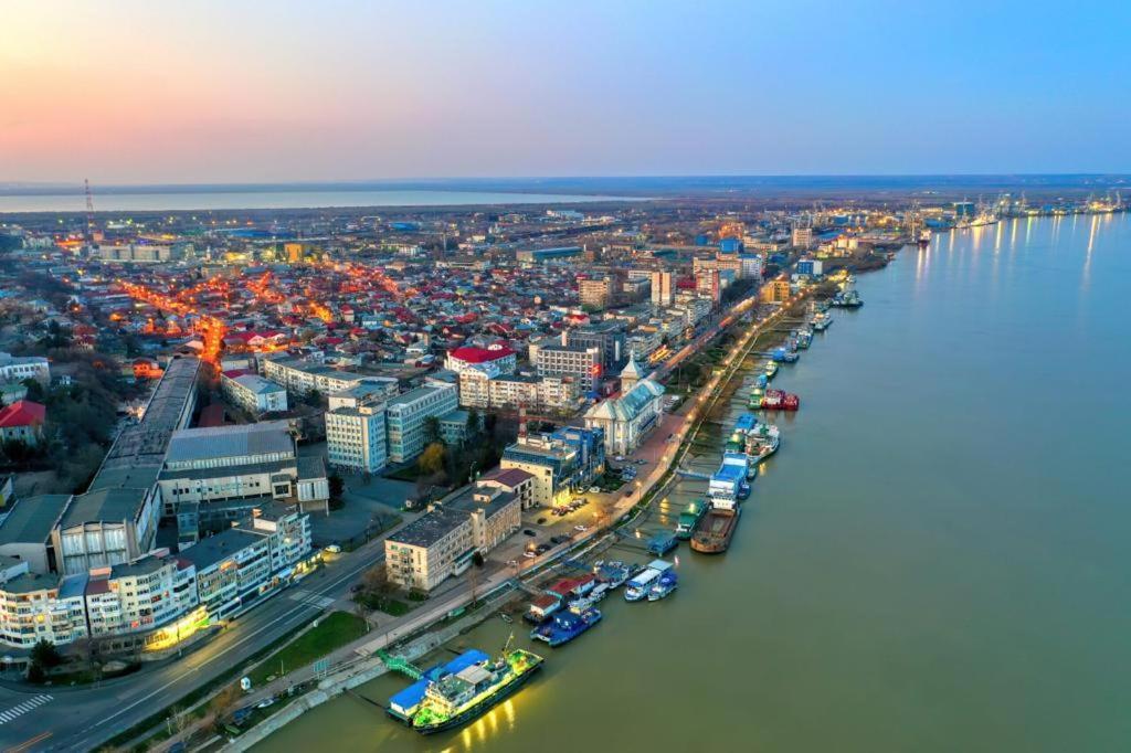 Chic Galati Apartment: Urban Escape Exteriér fotografie