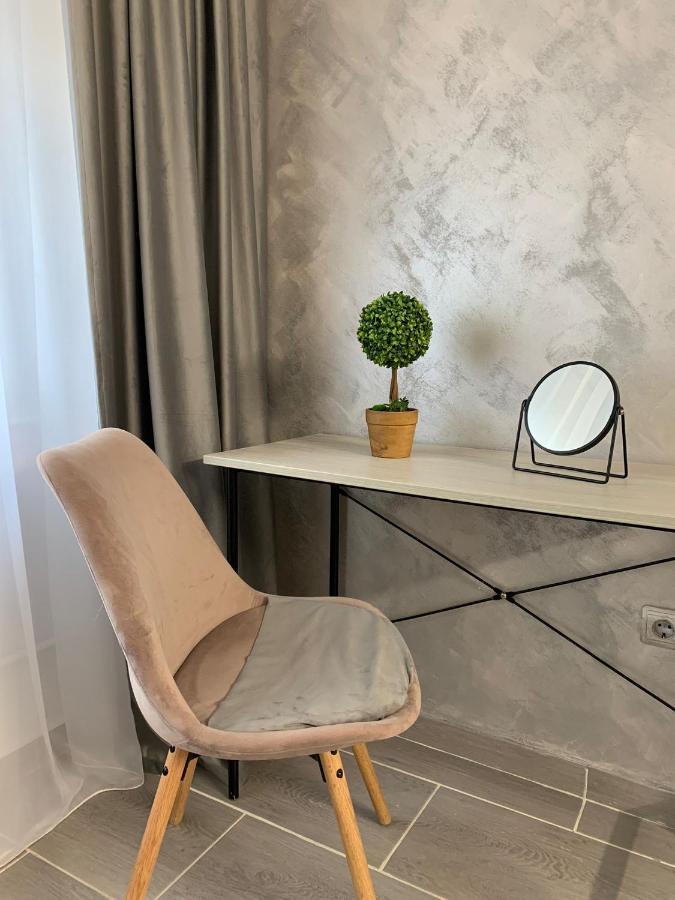 Chic Galati Apartment: Urban Escape Exteriér fotografie